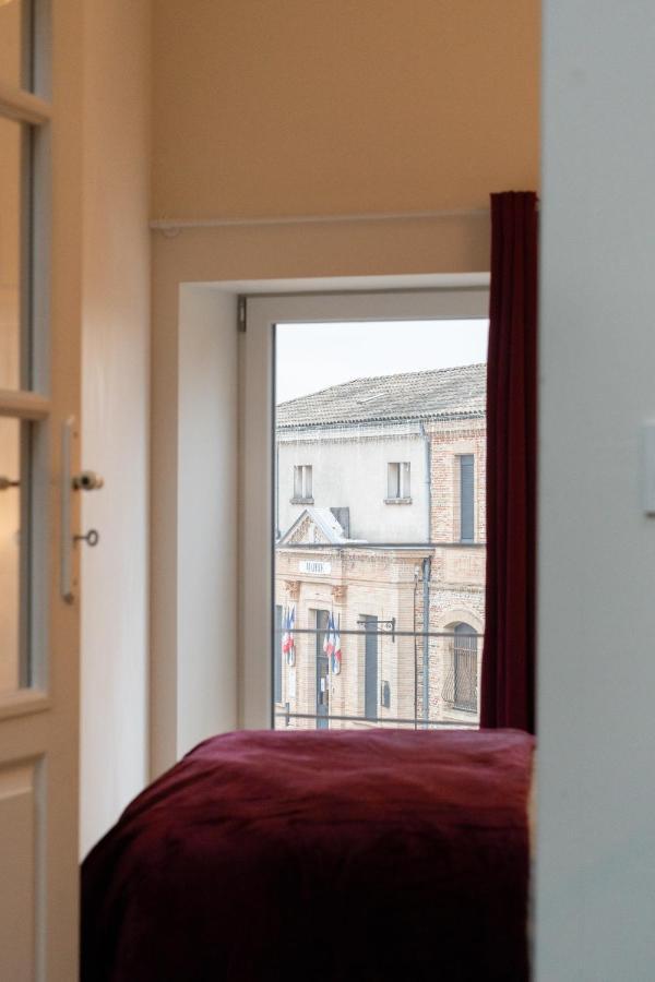 Sur La Place , Centre Village Cosy & Calme 2Ch Lapeyrouse-Fossat Bagian luar foto